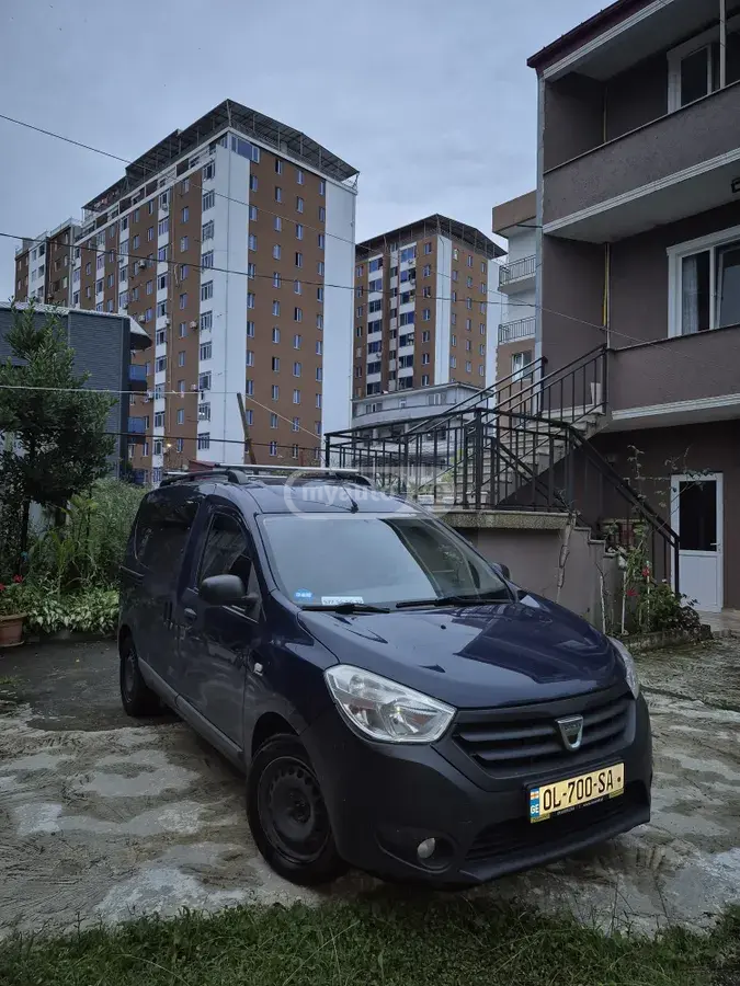 Dacia Logan 2015 — photo 2