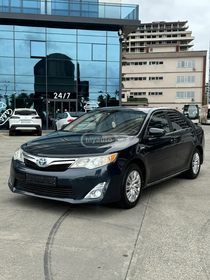 Toyota Camry 2013 — photo 2