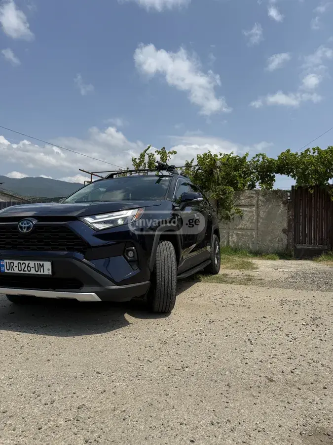 Toyota RAV4 2024 — photo 2