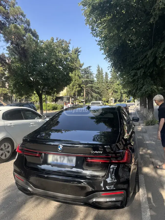 BMW 740