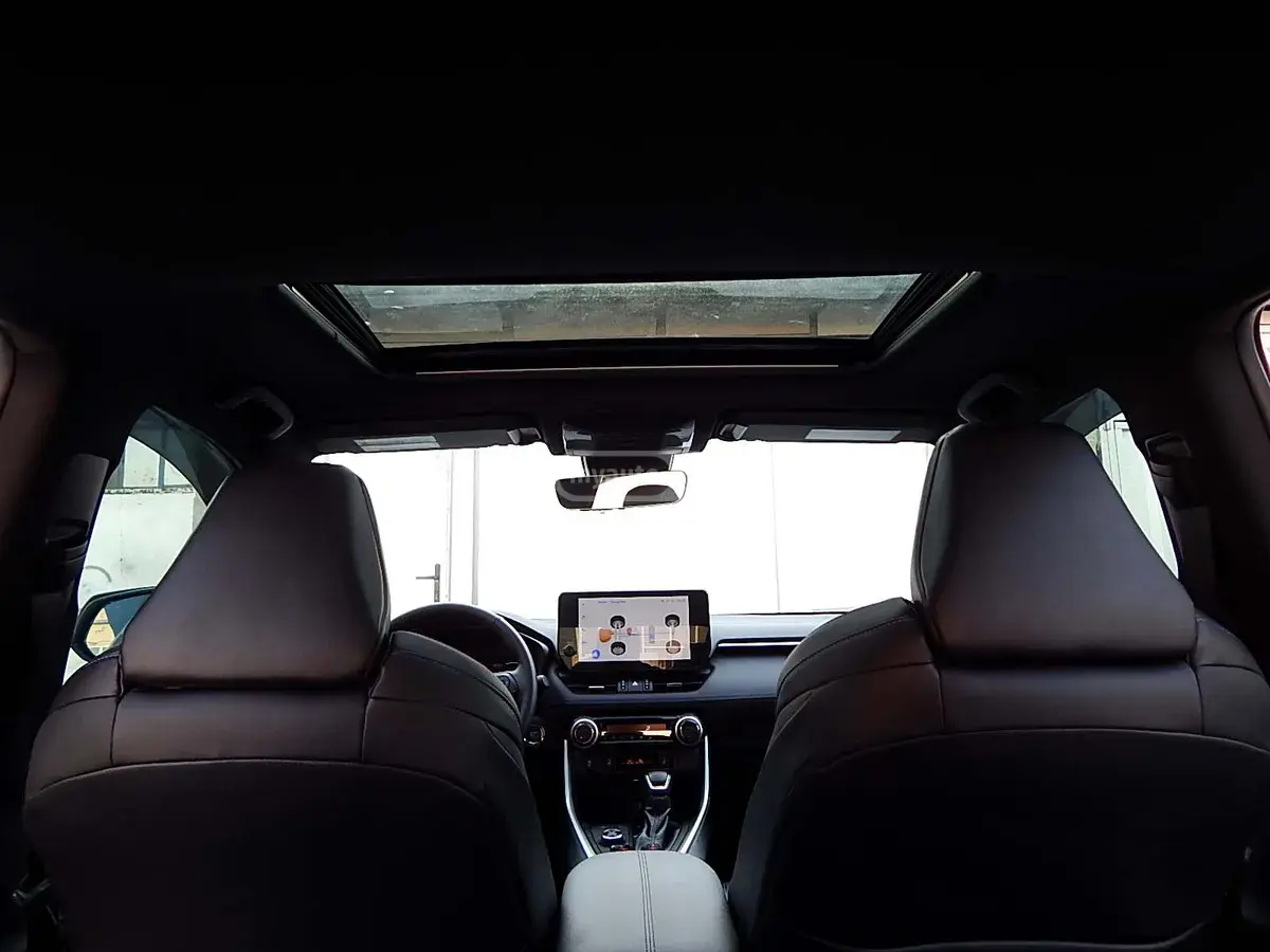 Toyota RAV4 2023 — photo 2