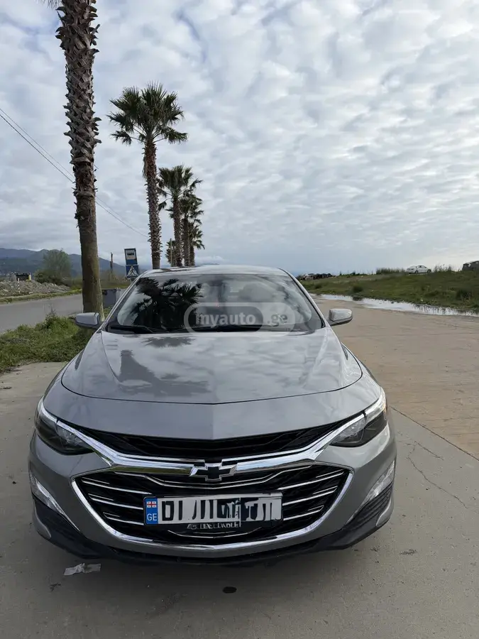 Chevrolet Malibu 2023 — photo 2