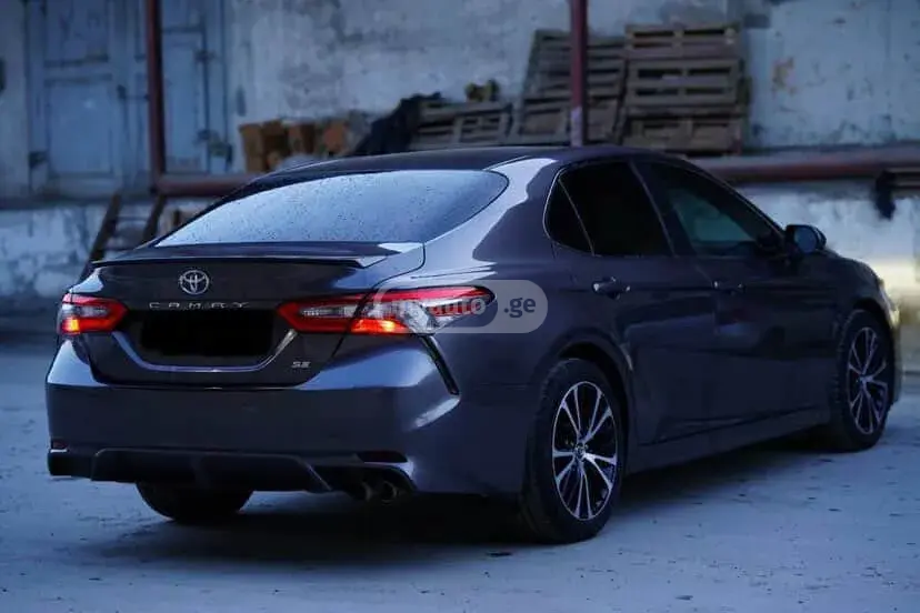 Toyota Camry 2020 — photo 2