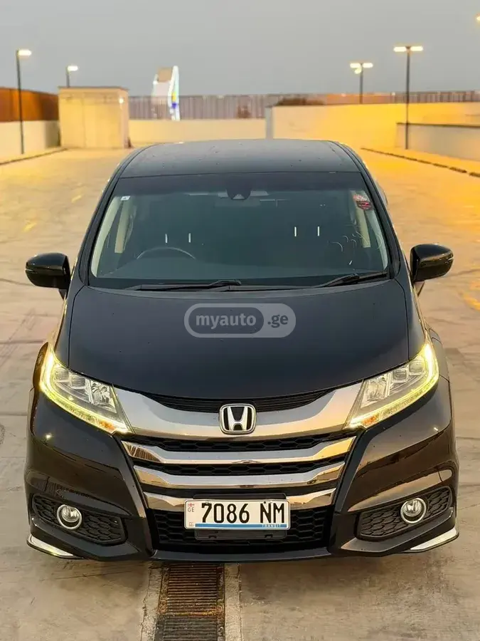 Honda Odyssey 2018 — photo 2