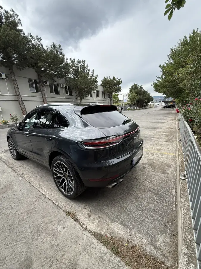 Porsche Macan 2019 — photo 2