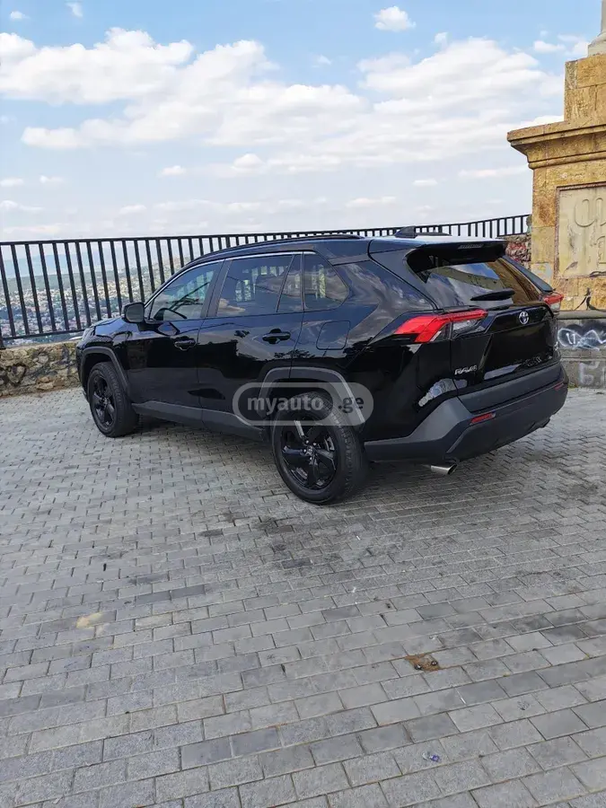 Toyota RAV4 2021 — photo 2