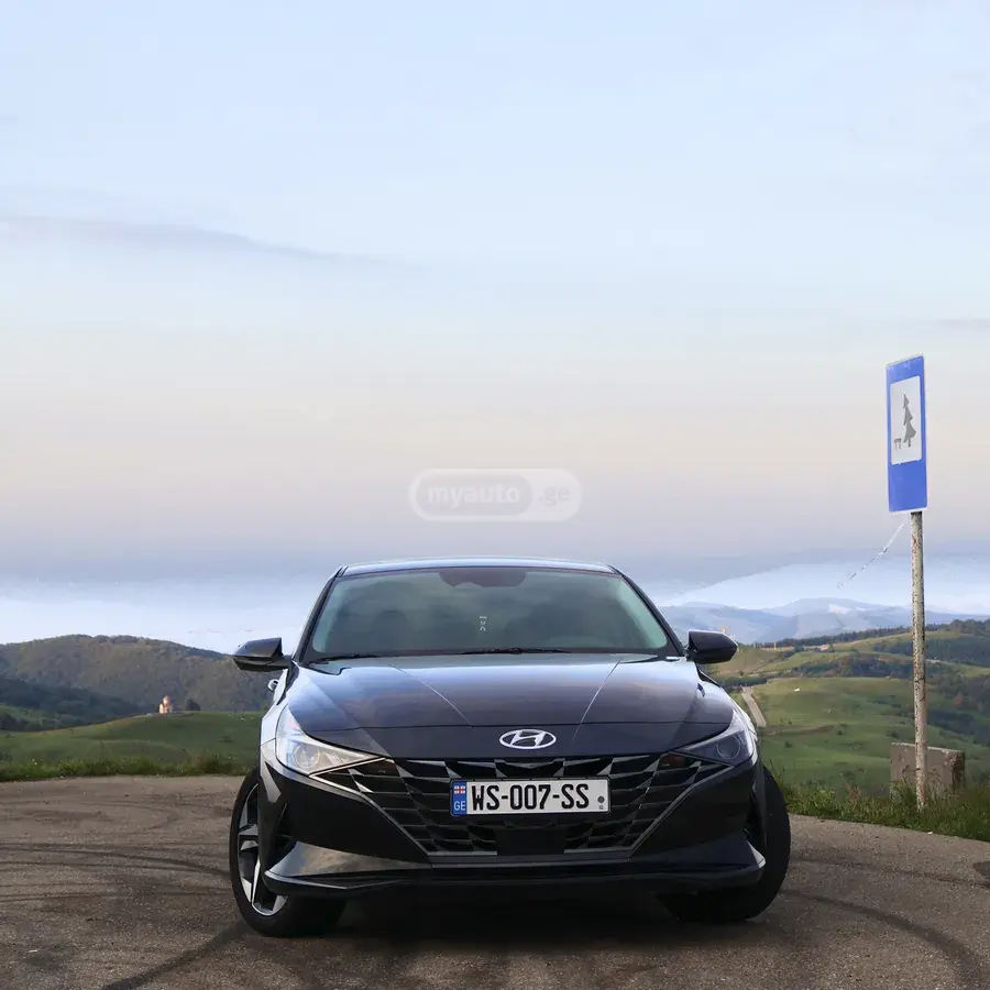 Hyundai Elantra 2021 — photo 2