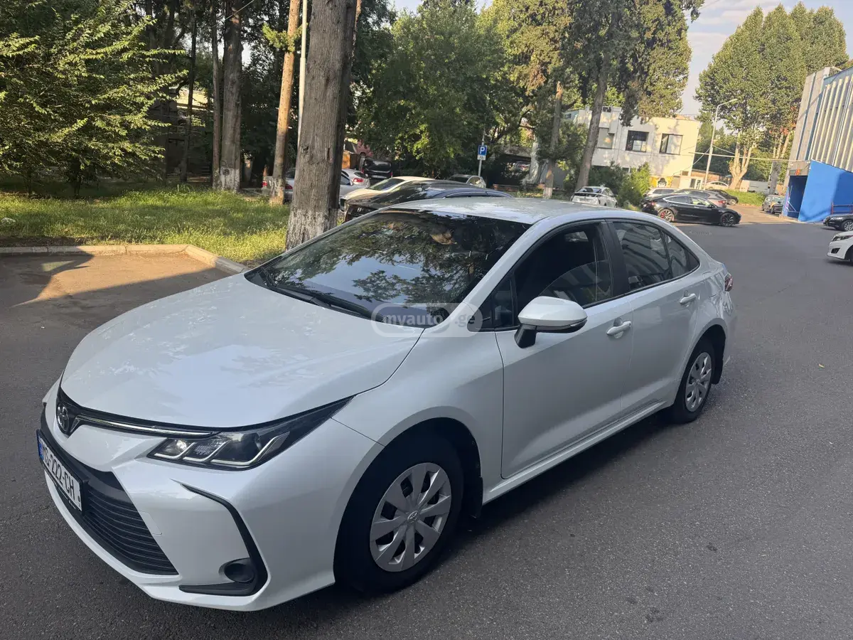 Toyota Corolla 2022 — photo 2