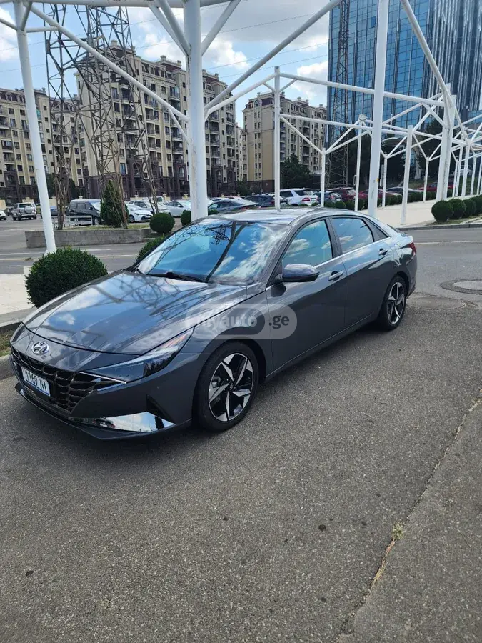 Hyundai Elantra 2023 — photo 2