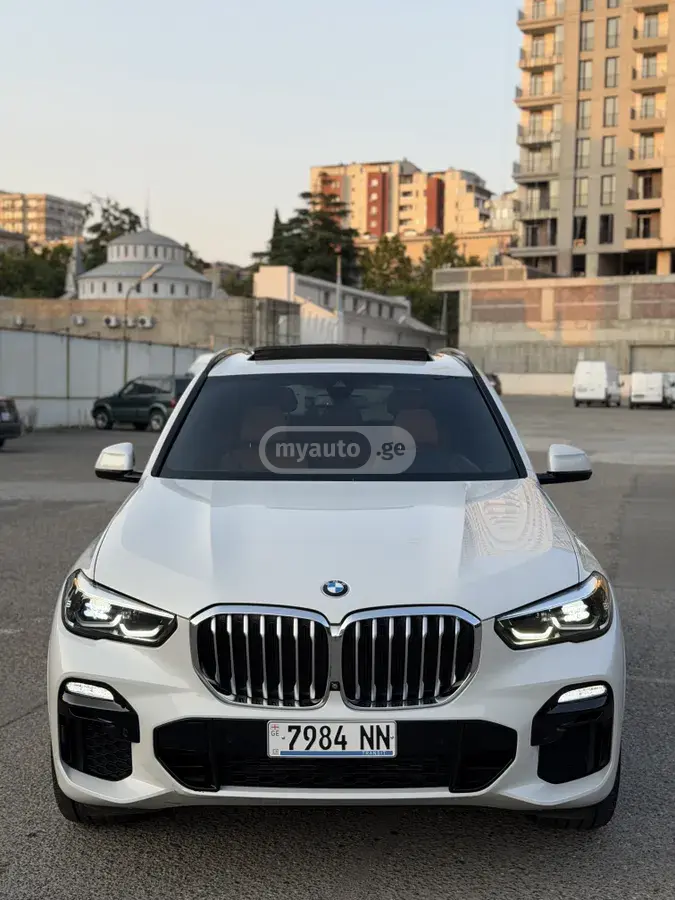 BMW X5 2019 — photo 2