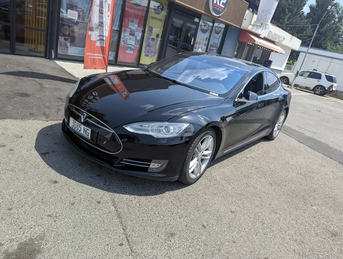 Tesla Model S 2015 — photo 2