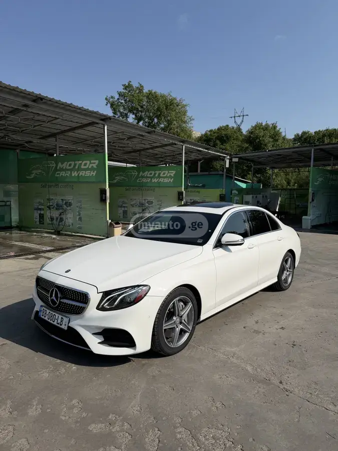 Mercedes-Benz E 300 2016 — photo 2