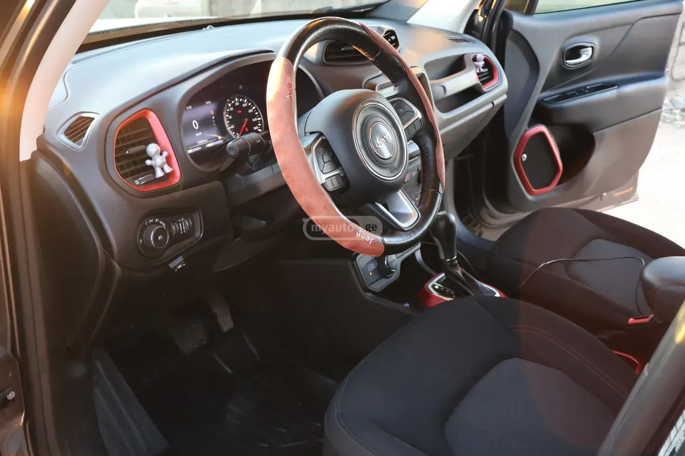 Jeep Renegade 2018 — photo 2