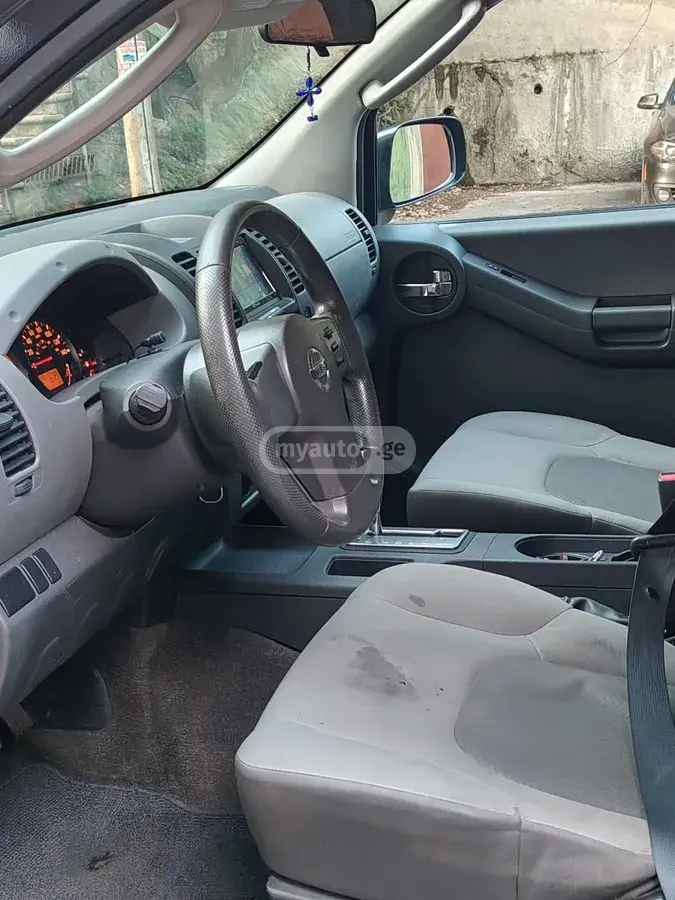 Nissan Xterra 2012 — photo 2