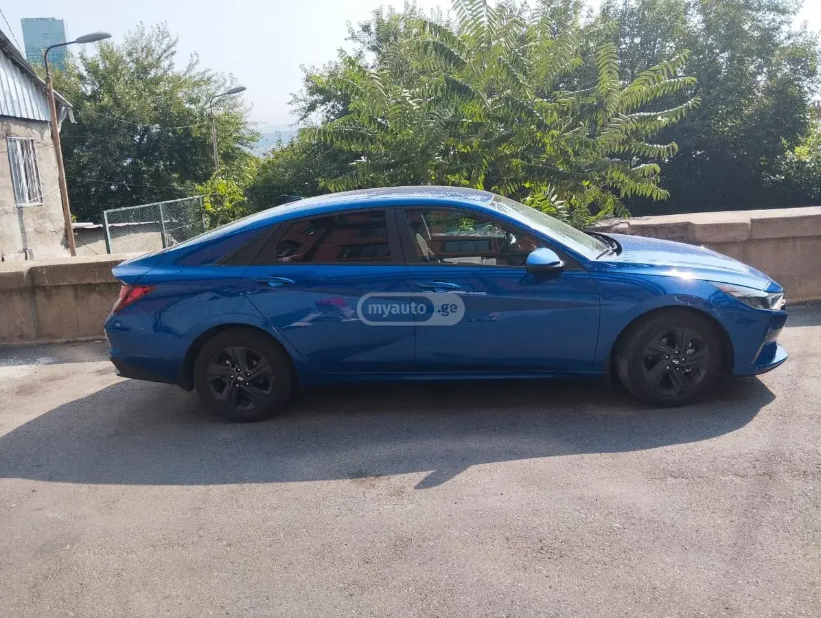 Hyundai Elantra 2022 — photo 2