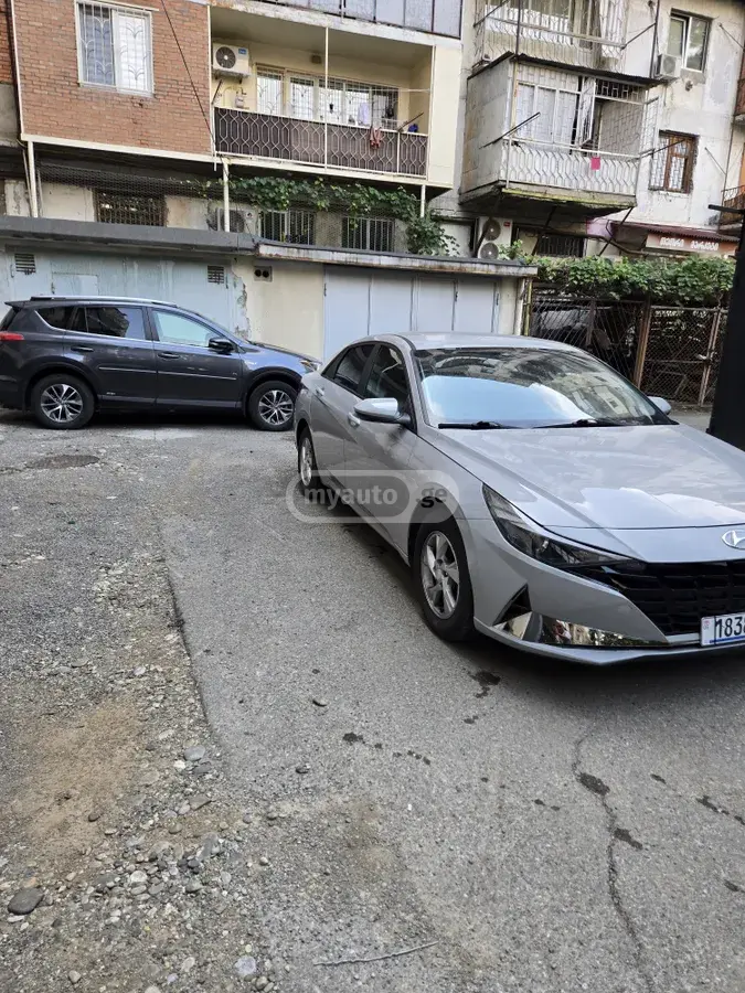 Hyundai Elantra 2022 — photo 2