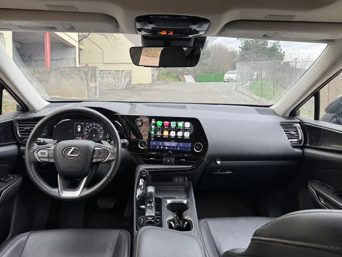Lexus NX 350 2023 — photo 2