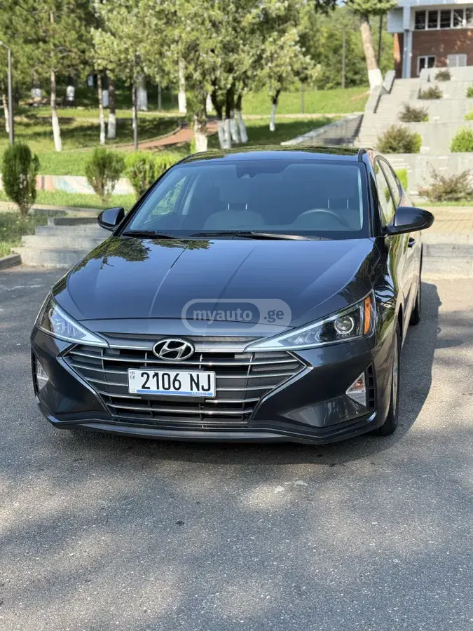 Hyundai Elantra