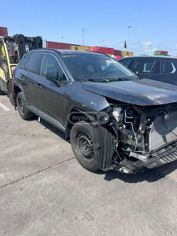 Toyota RAV4 2020 — photo 2