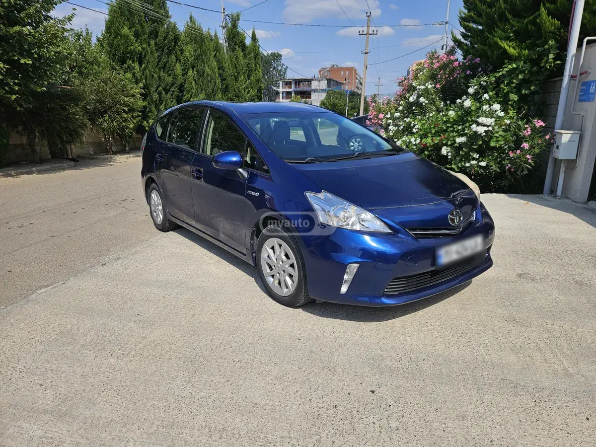 Toyota Prius V