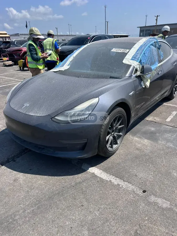 Tesla Model 3 2018 — photo 2