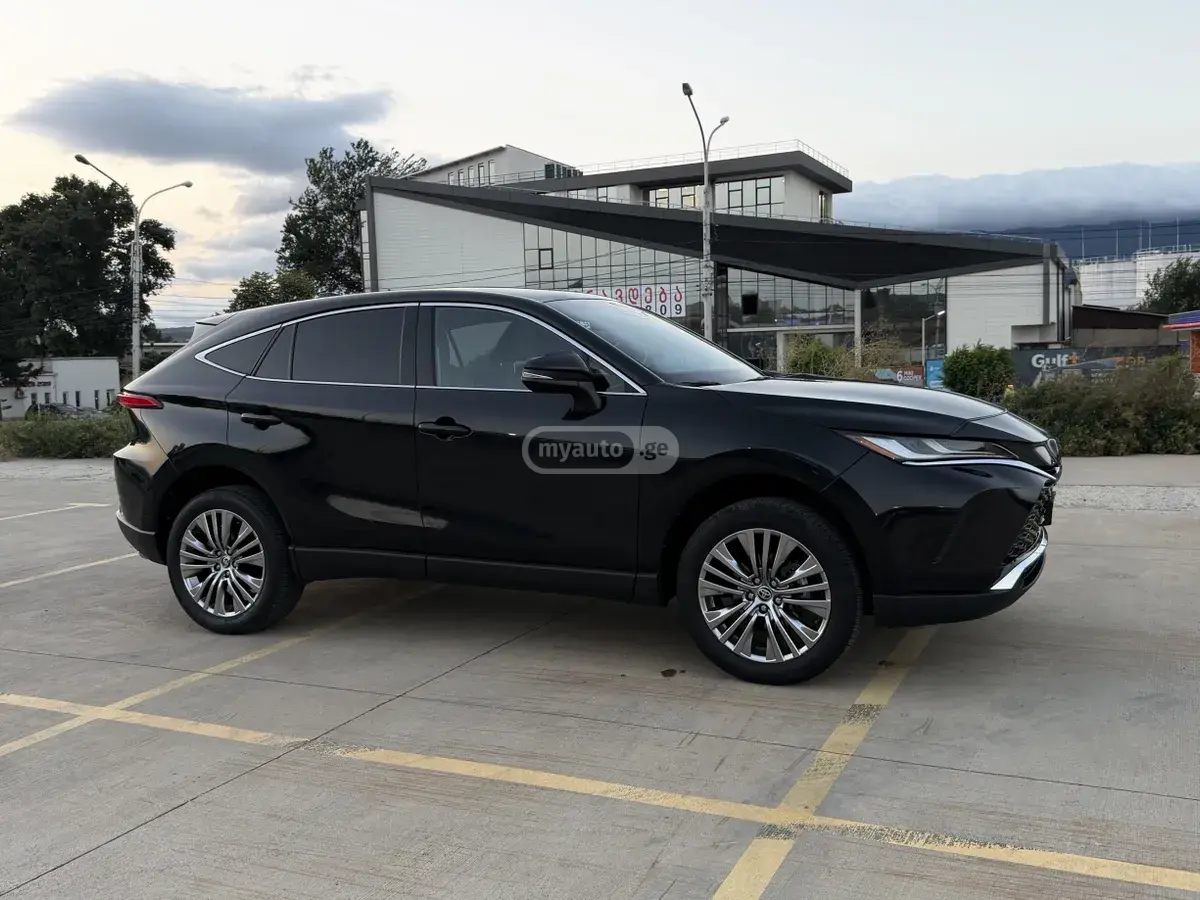 Toyota Venza 2024 — photo 2