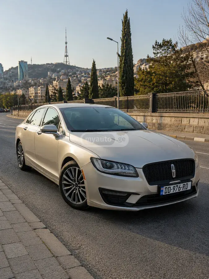Lincoln MKZ 2017 — photo 2