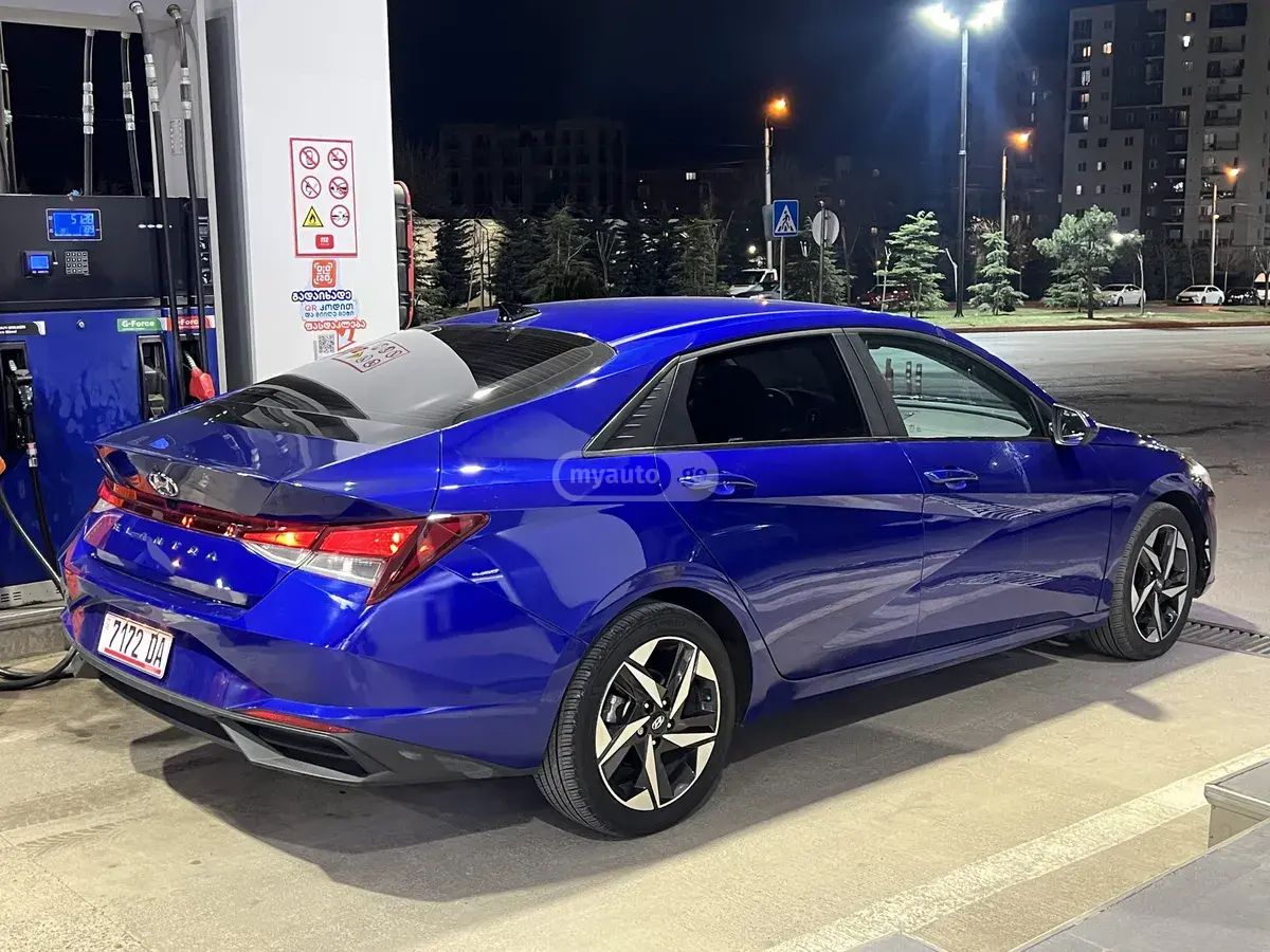 Hyundai Elantra 2023 — photo 2