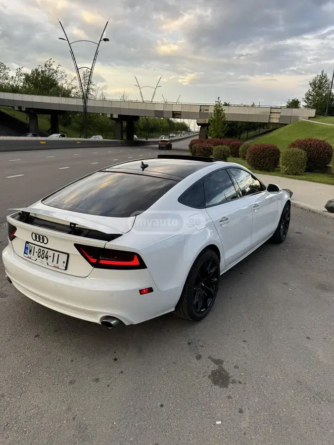 Audi A7 2013 — photo 2
