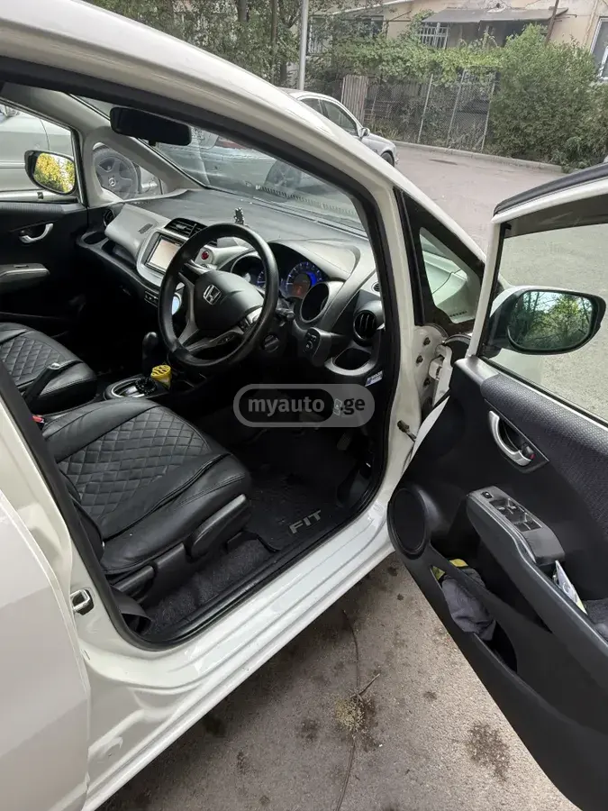 Honda Fit 2010 — photo 2