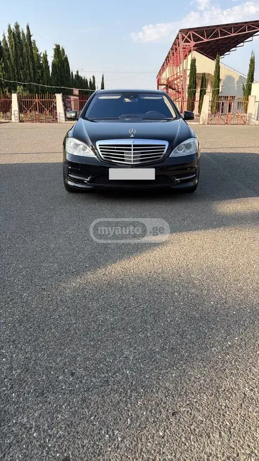 Mercedes-Benz S 550