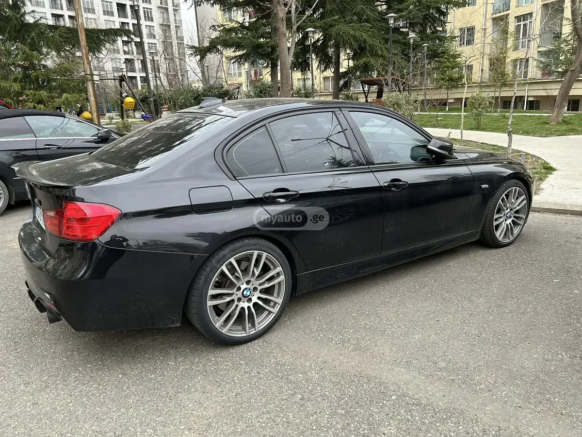 BMW 335 2013 — photo 2