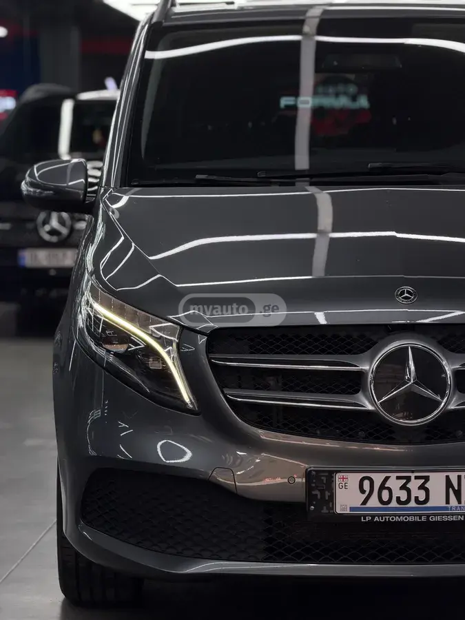 Mercedes-Benz V 220