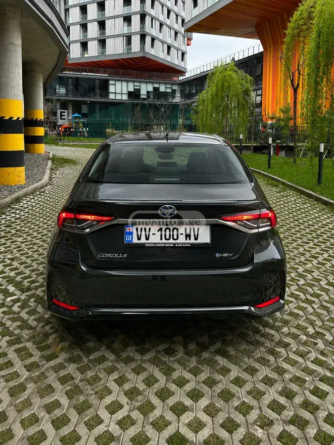 Toyota Corolla 2026 — photo 2