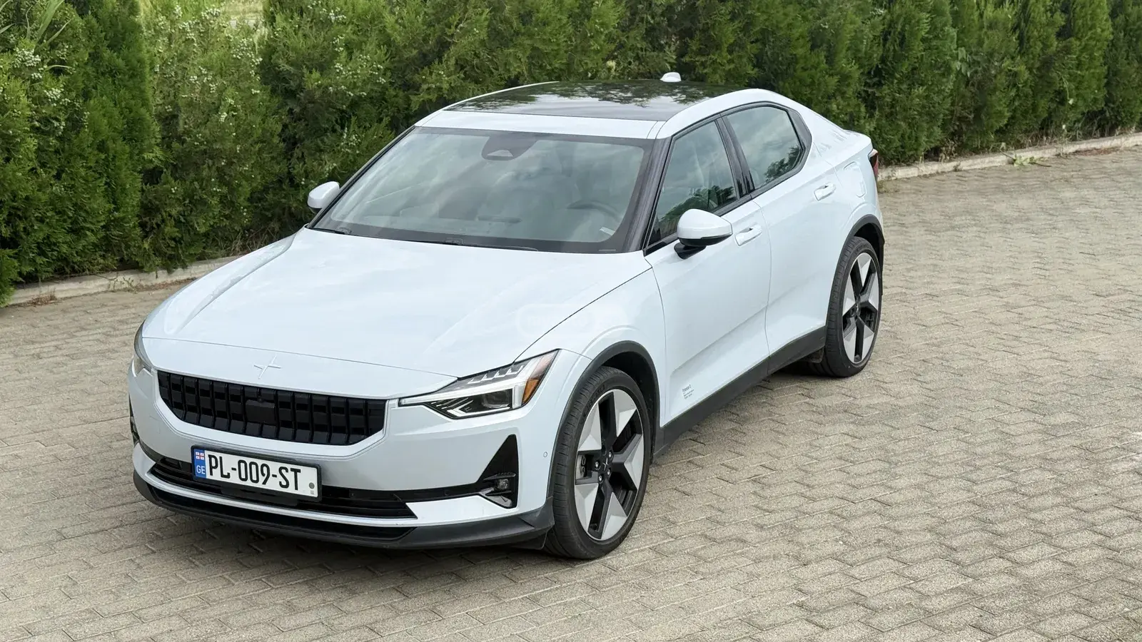 Polestar 2 2023 — photo 2
