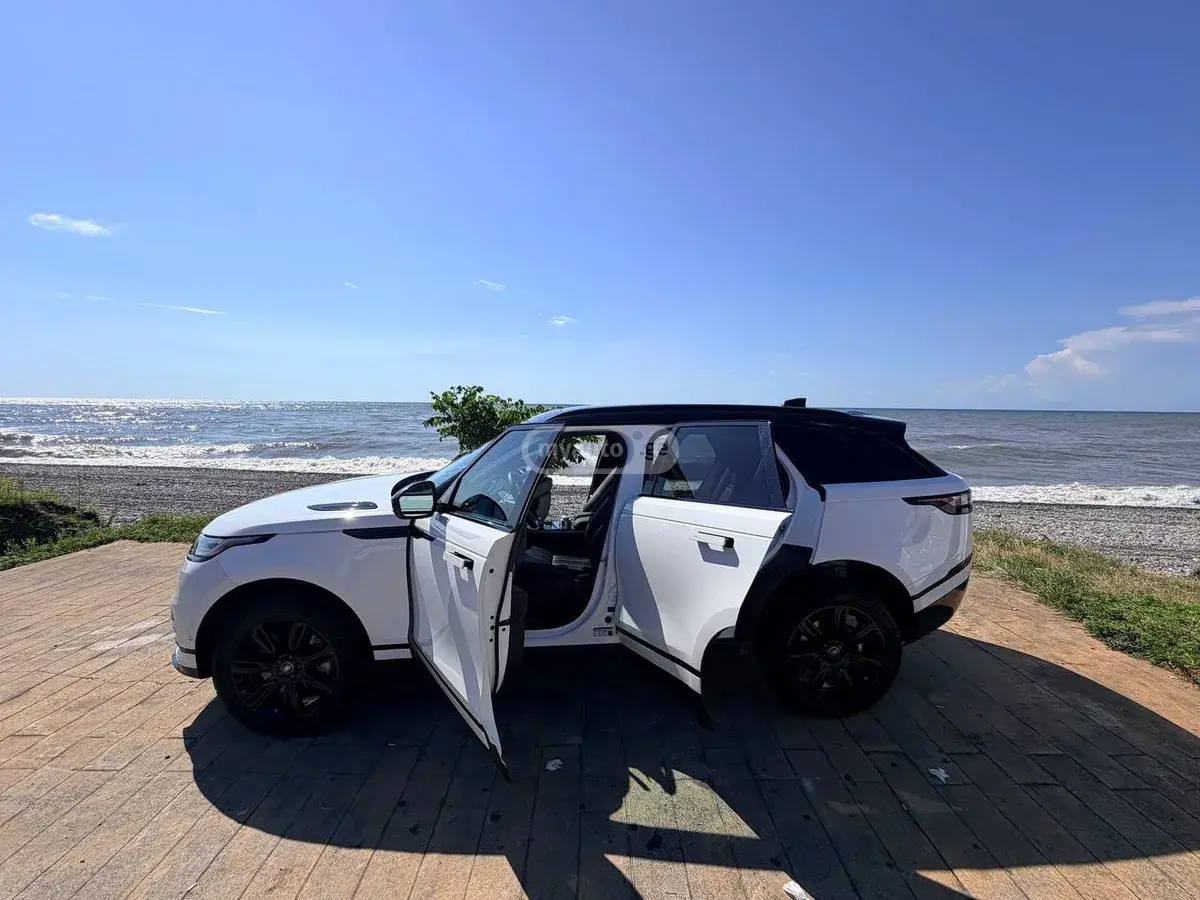 Land Rover Range Rover Velar 2023 — photo 2