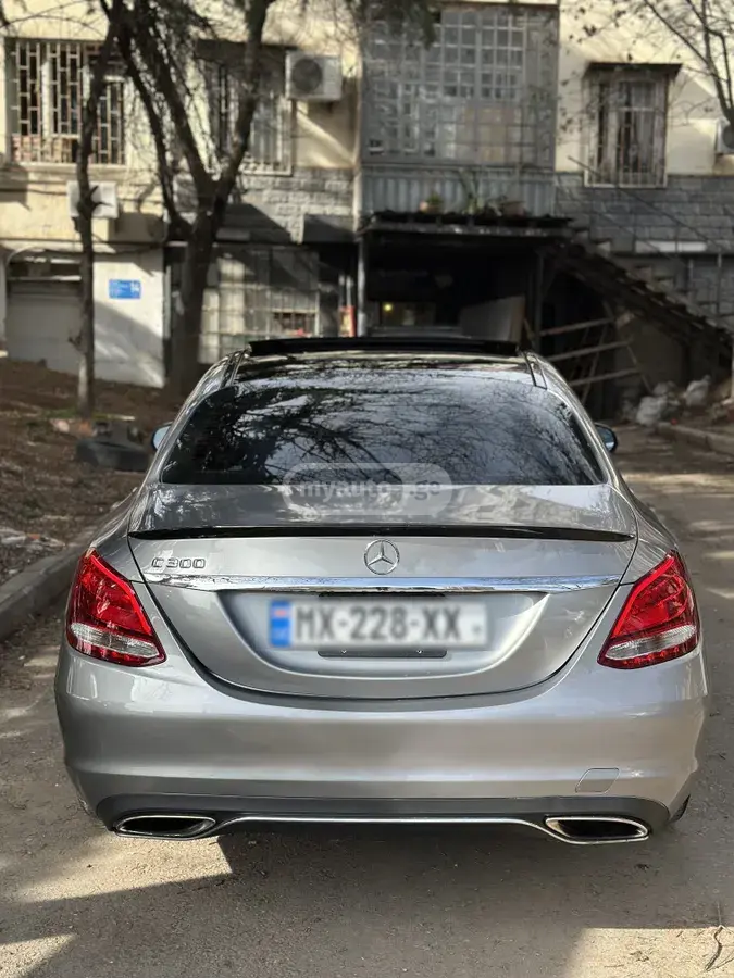 Mercedes-Benz C 300 2015 — photo 2