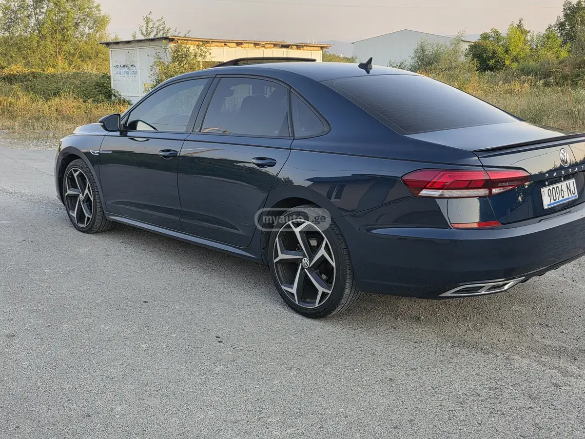 Volkswagen Passat 2020 — photo 2