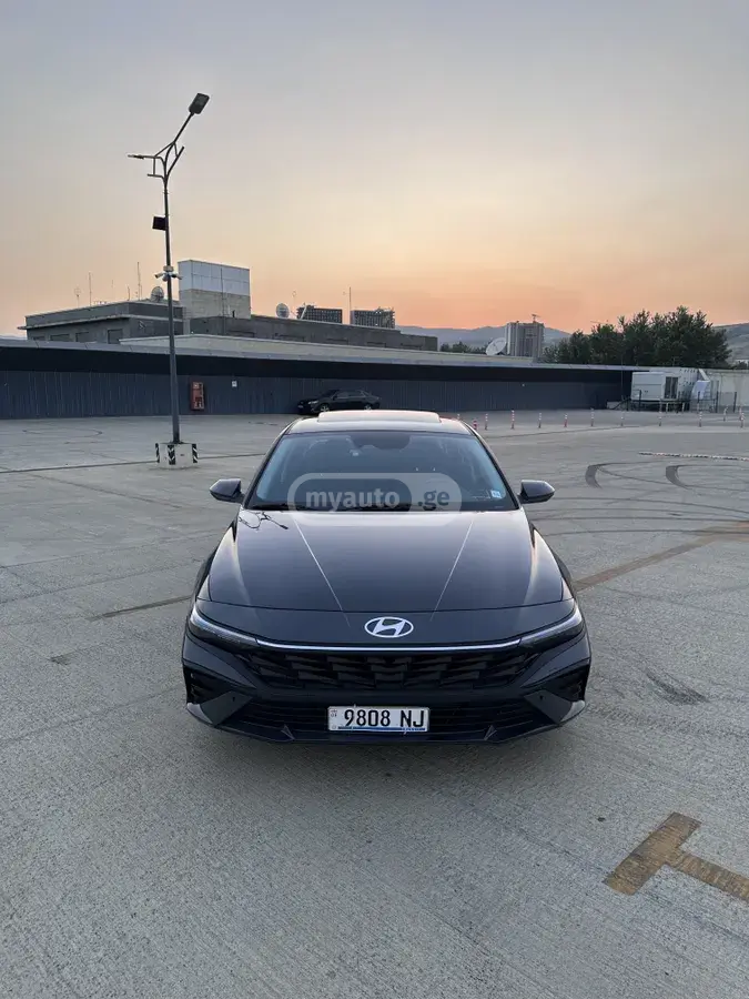 Hyundai Elantra 2024 — photo 2