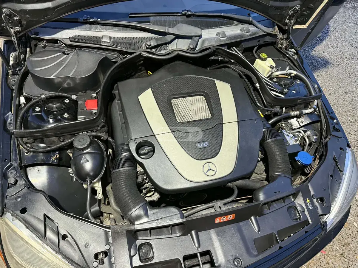 Mercedes-Benz C 300 2008 — photo 2