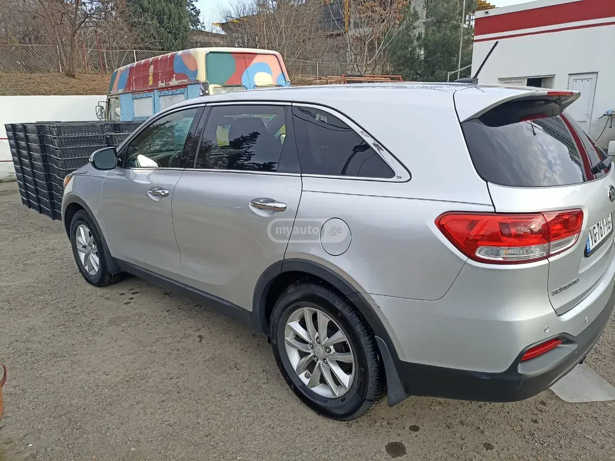 Kia Sorento 2016 — photo 2