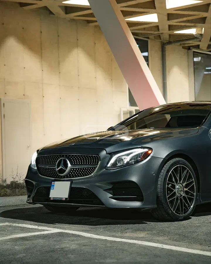 Mercedes-Benz E 400 2019 — photo 2