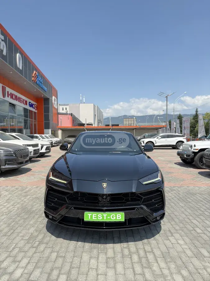 Lamborghini Urus 2020 — photo 2