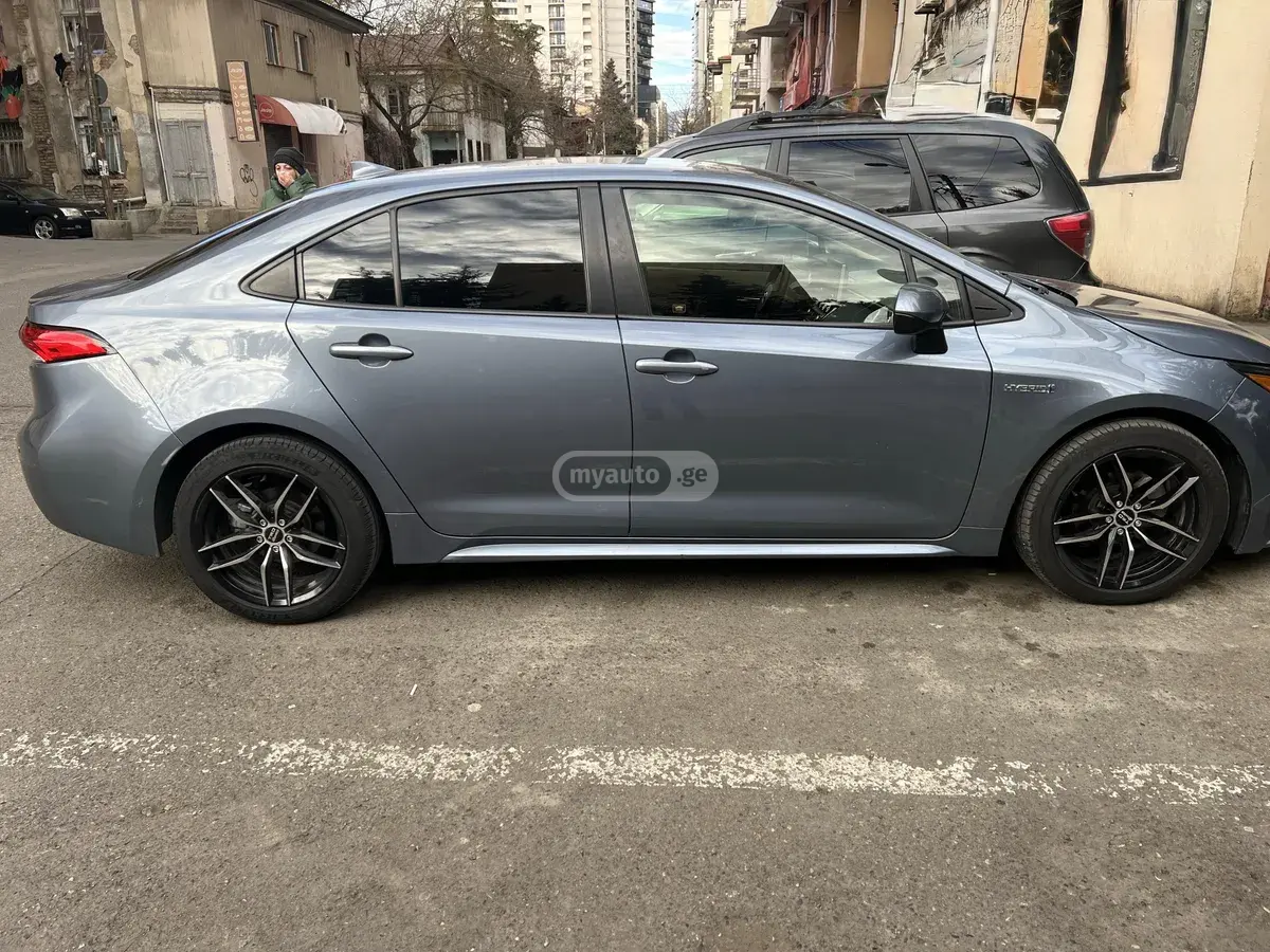 Toyota Corolla 2020 — photo 2