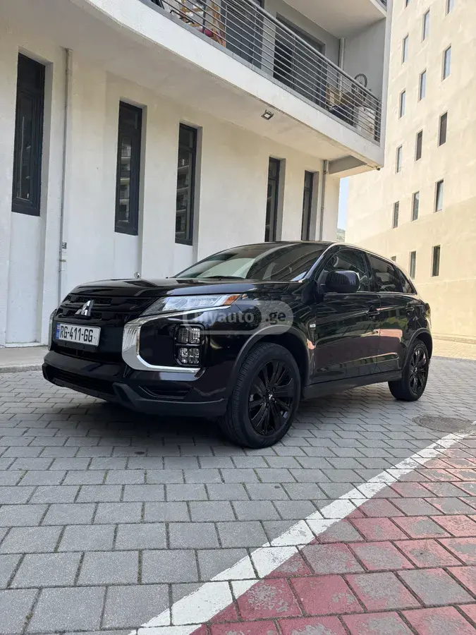 Mitsubishi Outlander Sport 2023 — photo 2