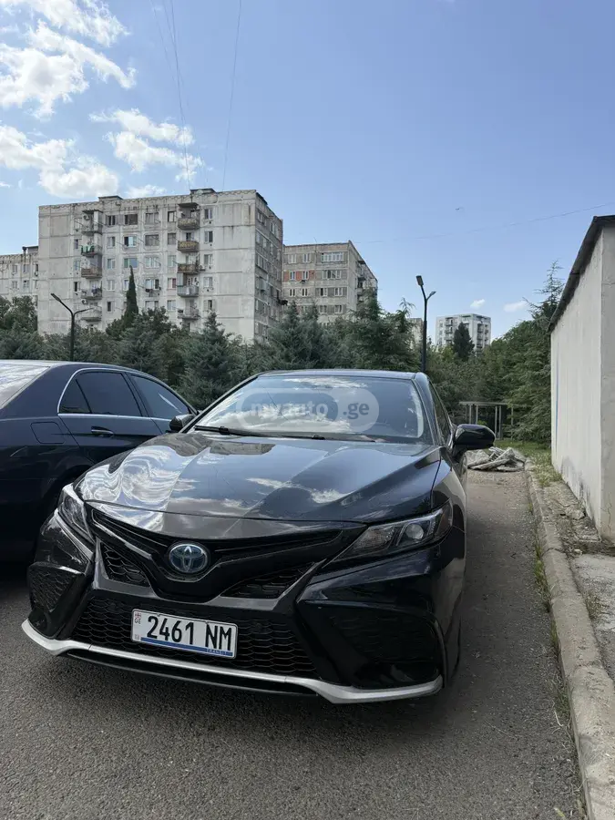 Toyota Camry 2021 — photo 2