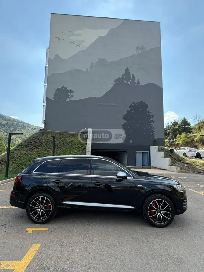 Audi Q7 2018 — photo 2