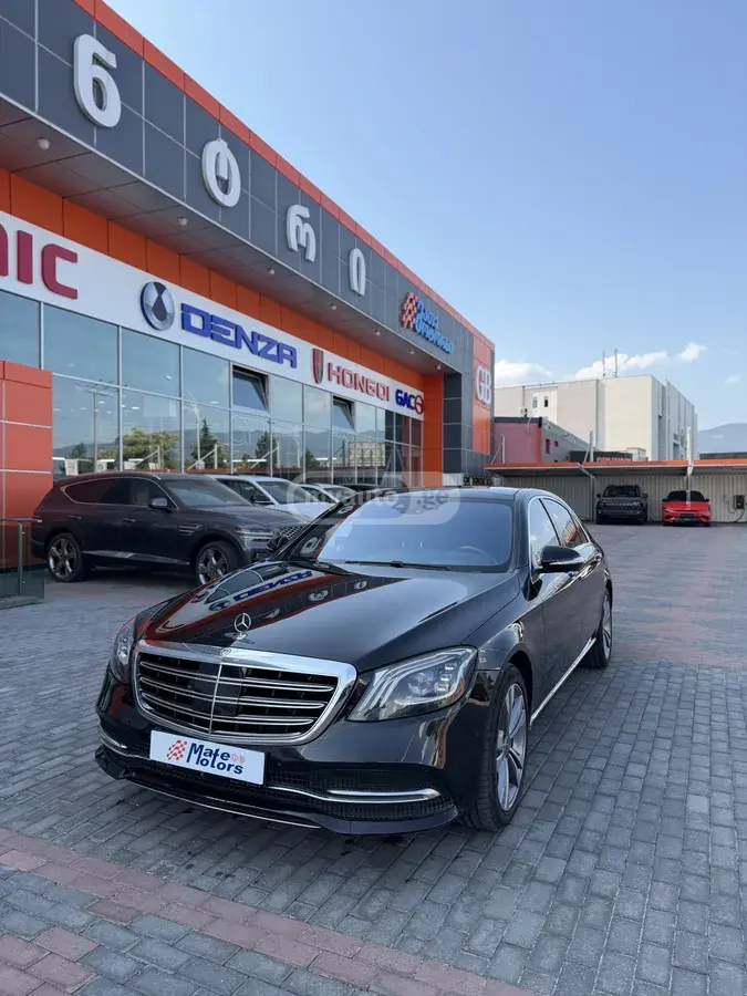 Mercedes-Benz S 560