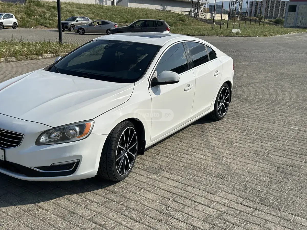 Volvo S60 2016 — photo 2