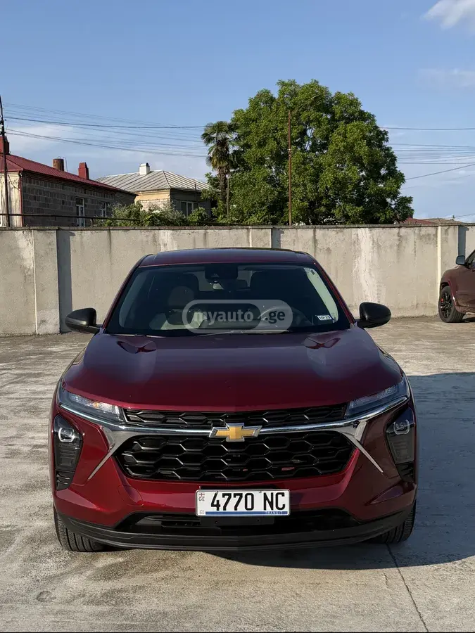 Chevrolet Trax 2023 — photo 2
